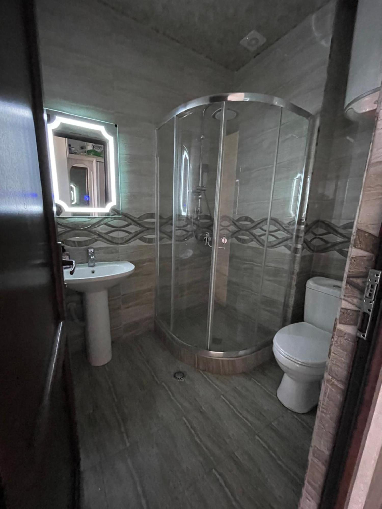 Roini Apartment Batumi Exterior photo
