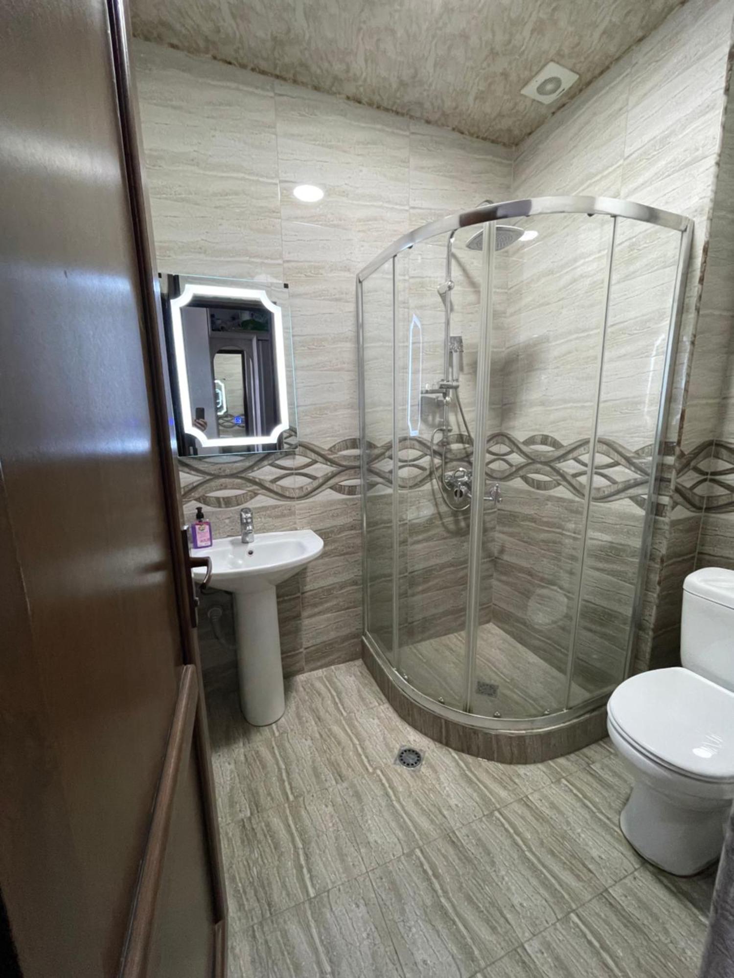 Roini Apartment Batumi Exterior photo